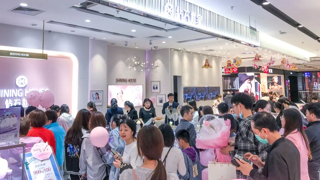 入局新零售、私域月銷400萬，60%線上成交只靠1個爆品！